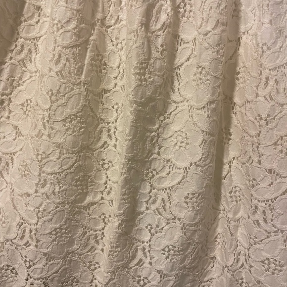 White lace skirt with ribbon waist trim by the Loft - Picture 2 of 6